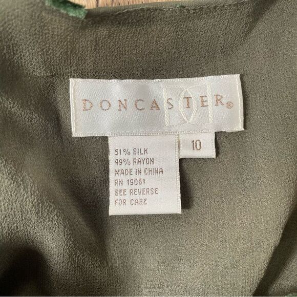 Doncaster Silk Rayon Blend Green Velvet Women's Blouse (Size 10) - Picture 5 of 9